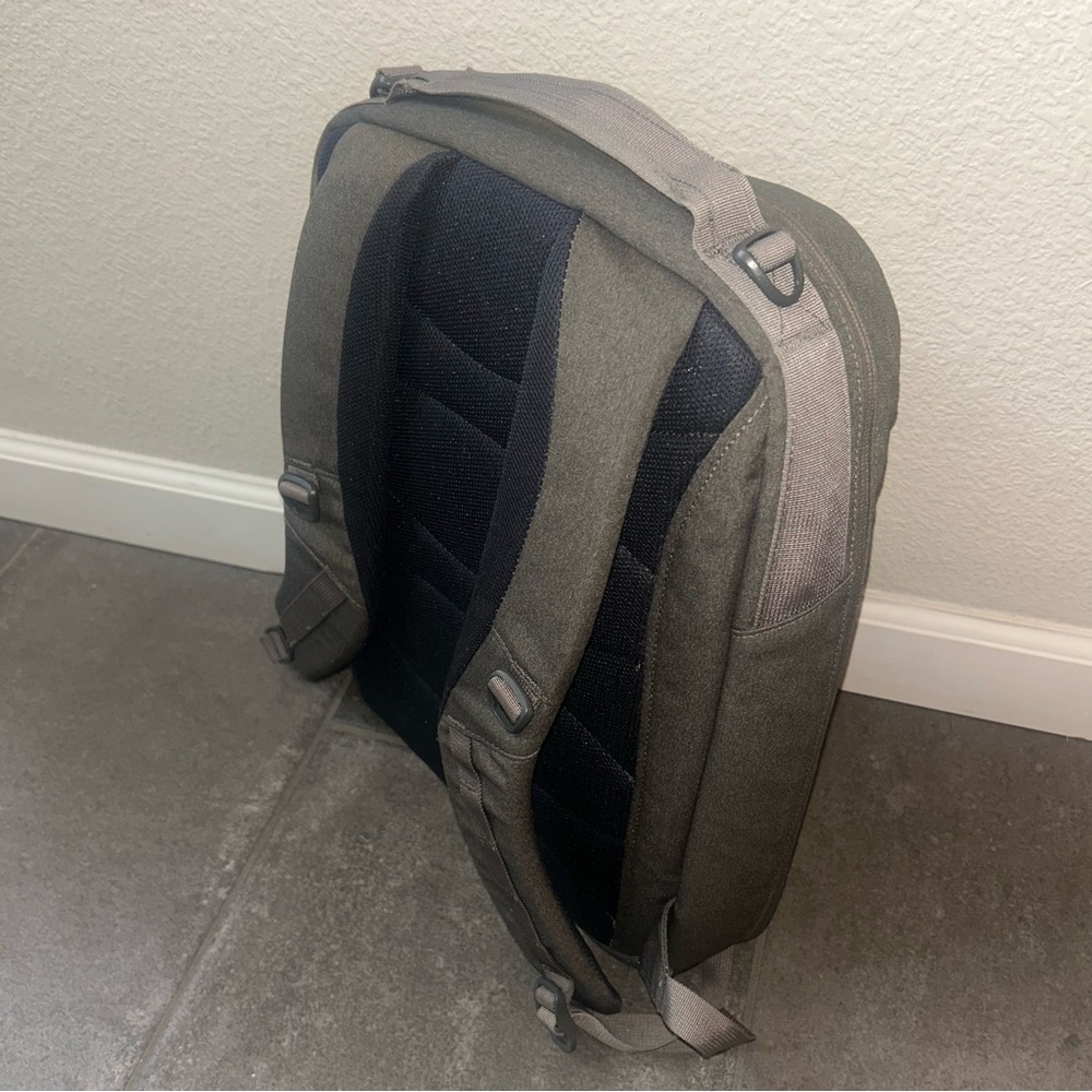 Camelbak laptop backpack - Picture 3 of 9